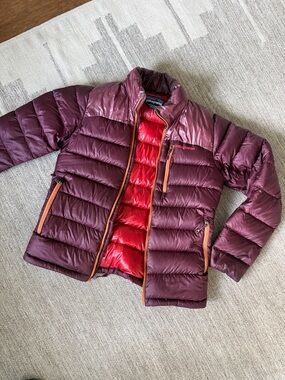 Patagonia Women’s Down Puffer Jacket in Plum (Burgundy) with Red Lining